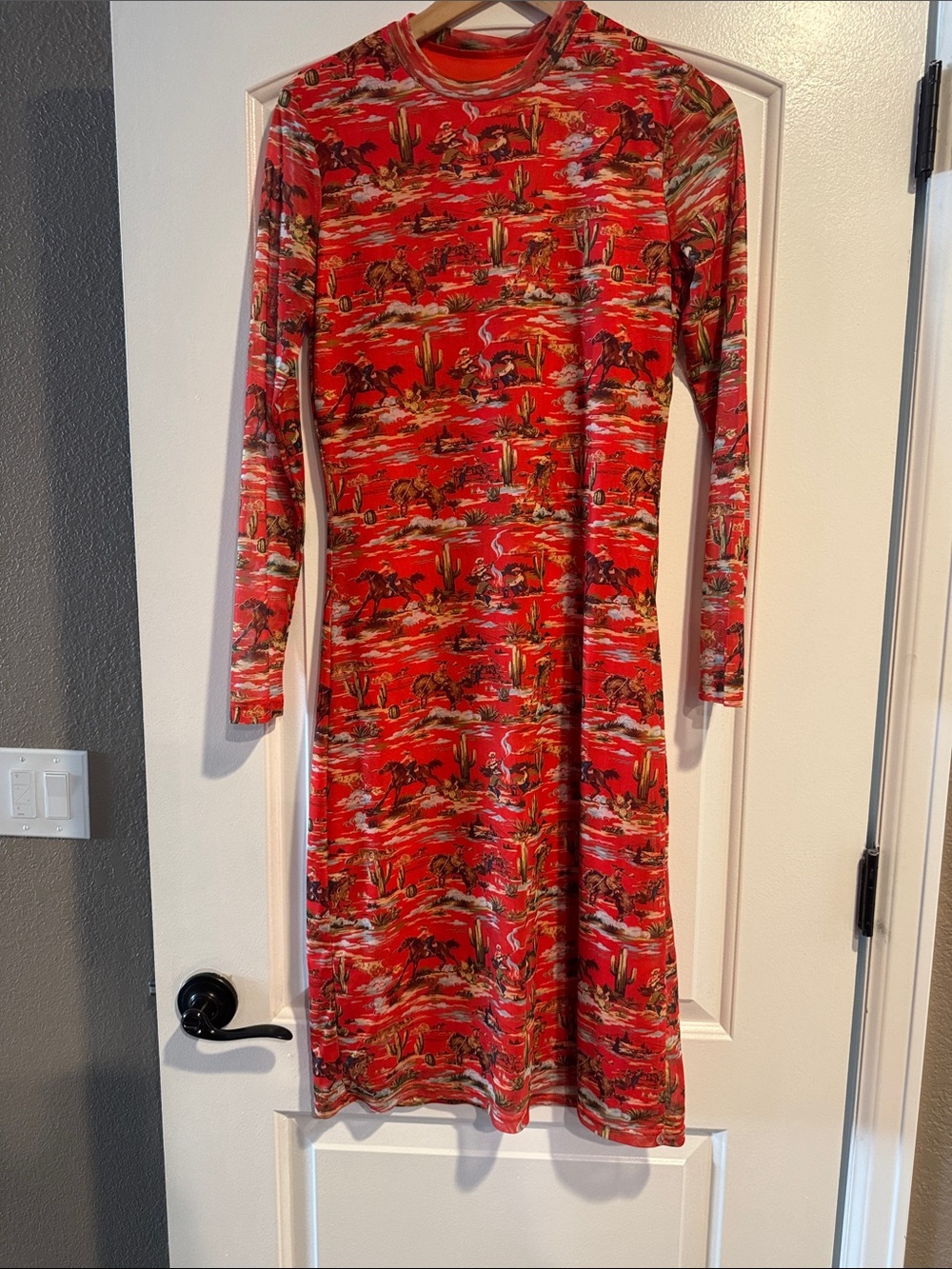 Red Western-Print Long Sleeve Midi Dress with Crew Neck